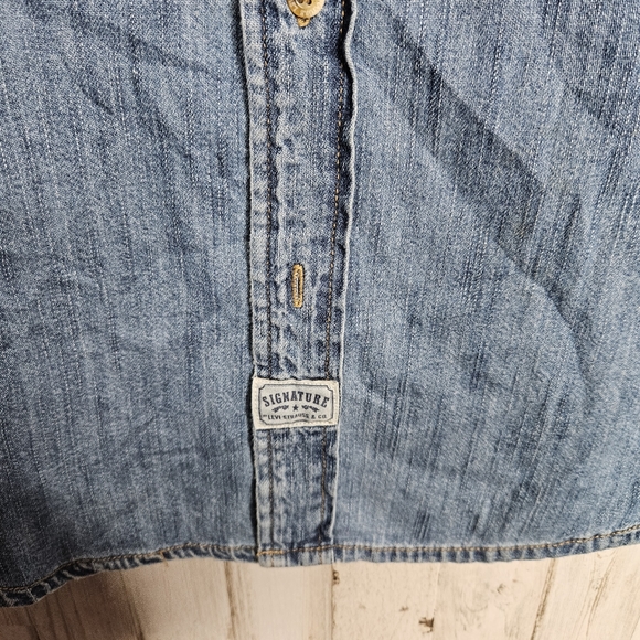 Levi's Signature Denim Chambray Long Sleeve Upcycled Shirt Button Front Unisex - Picture 9 of 13